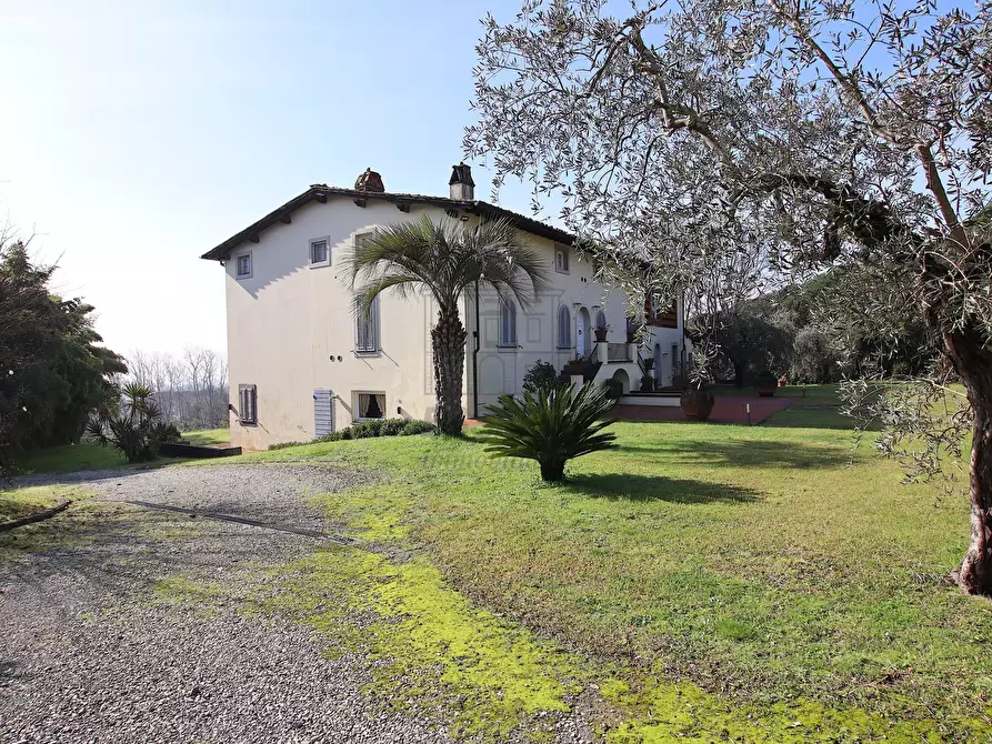 Immagine 5 di Villa in vendita  in Via del Cimitero di Ciciana a Lucca