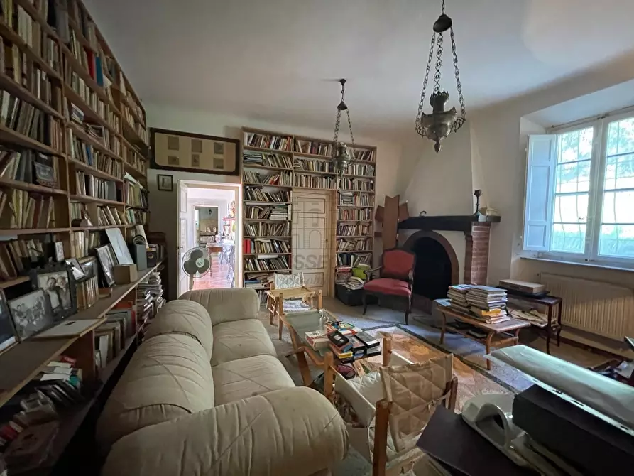 Immagine 6 di Villa in vendita  a Lucca