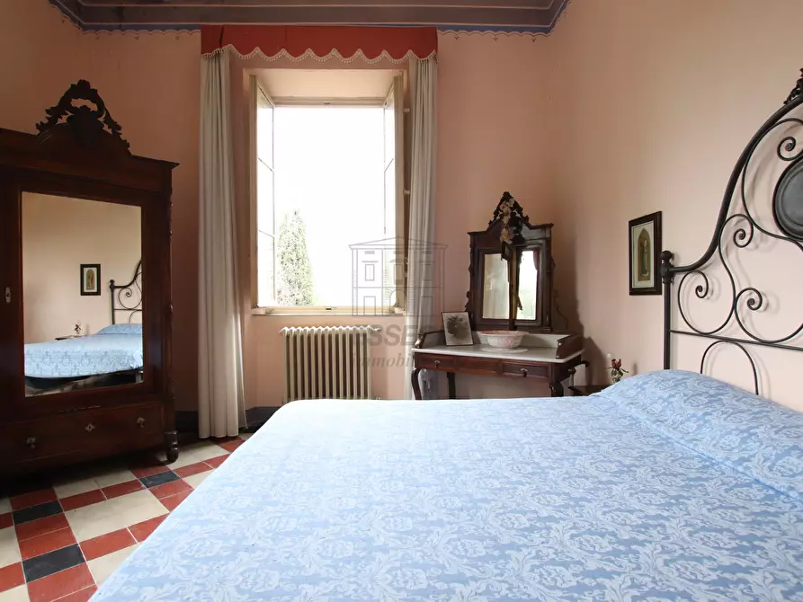 Immagine 52 di Villa in vendita  in via di montecatino a Lucca