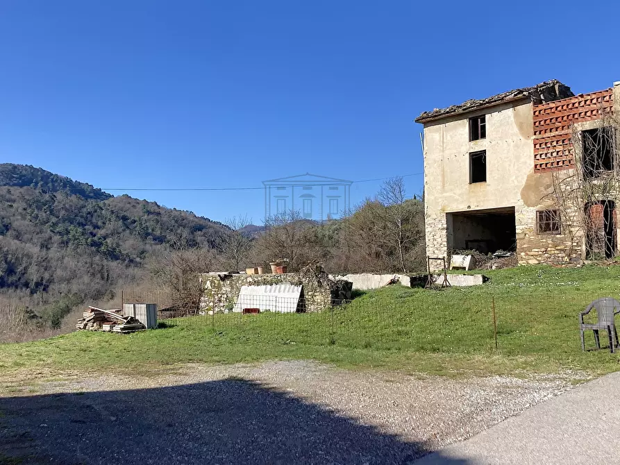 Immagine 3 di Rustico / casale in vendita  in via di villa pardini lucca a Lucca