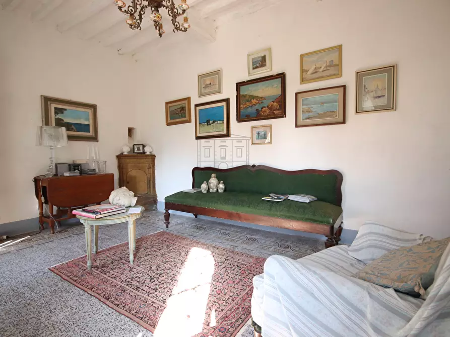 Immagine 4 di Rustico / casale in vendita  in via della chiesa di Camigliano, Camigliano 1 a Lucca