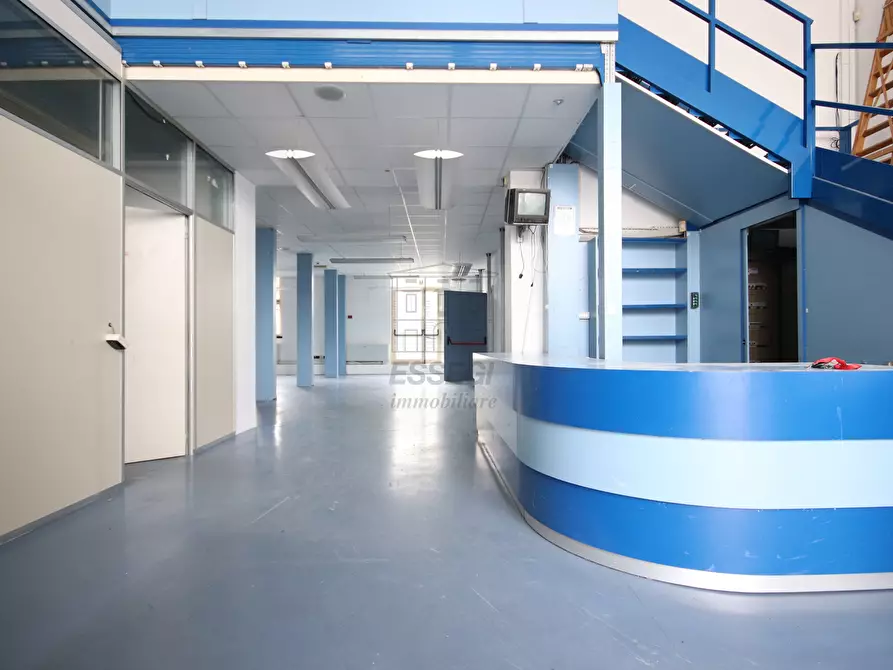 Immagine 2 di Locale commerciale in affitto  in Via delle Ville Prima, Acquacalda 895 a Lucca