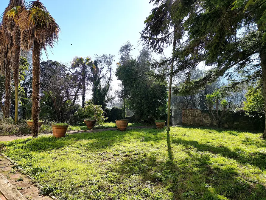Immagine 33 di Villa in vendita  in Via del Macennere 8252/A a Lucca