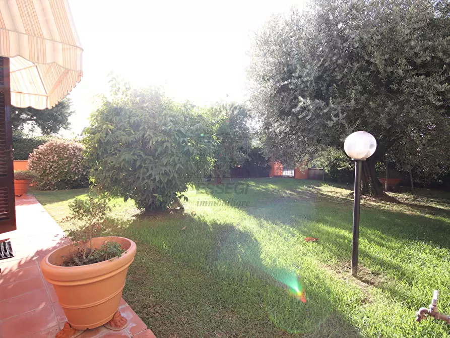 Immagine 15 di Villa in vendita  in Via della Santissima Annunziata 859 a Lucca
