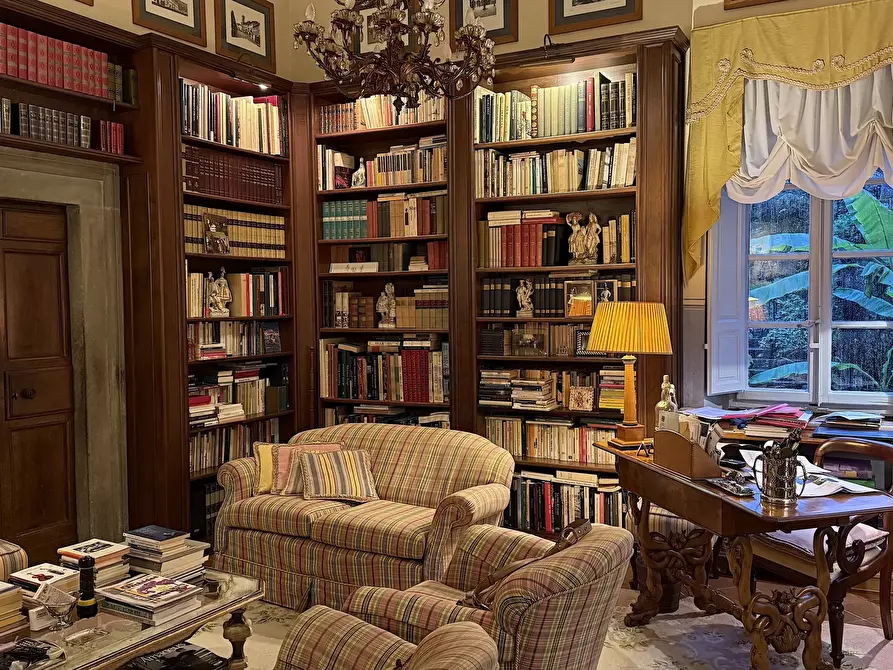 Immagine 22 di Villa in vendita  in Via di Vorno a Capannori