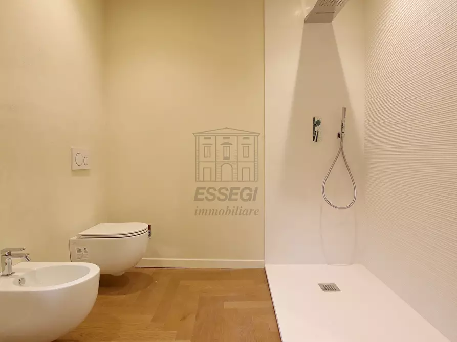 Immagine 9 di Appartamento in vendita  in Piazza San Giusto a Lucca