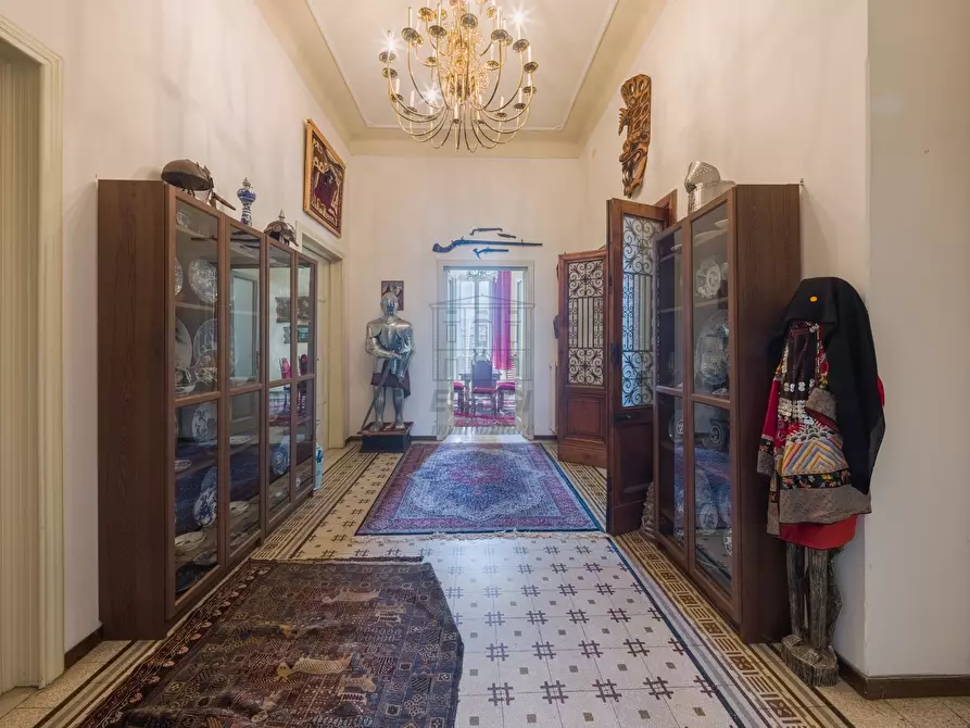 Immagine 49 di Villa in vendita  a Lucca