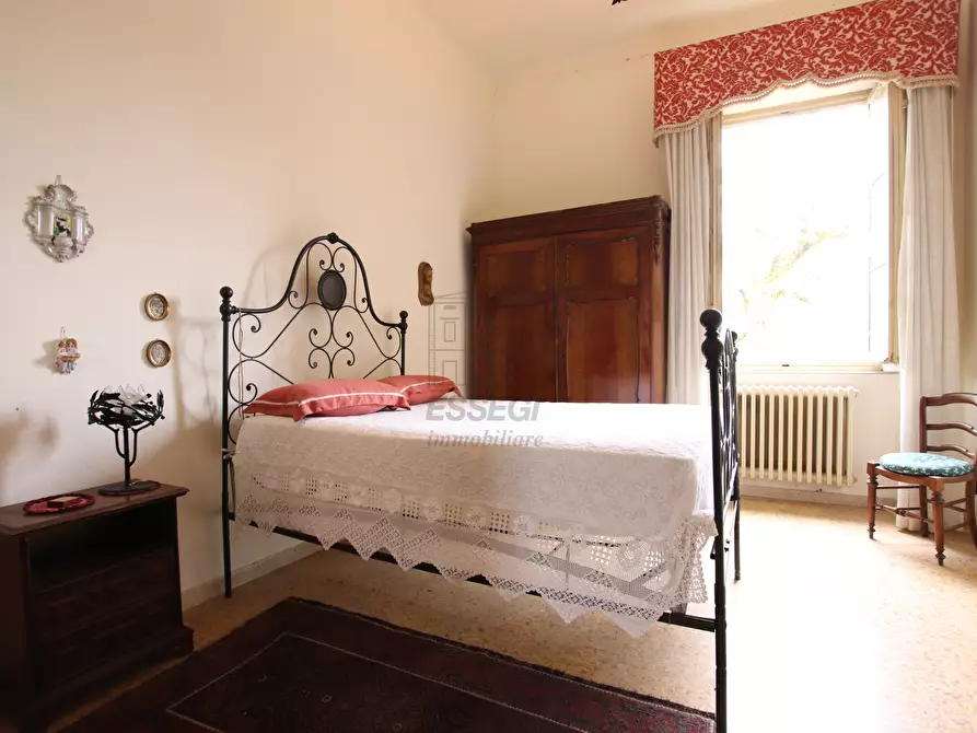Immagine 40 di Villa in vendita  in via di montecatino a Lucca
