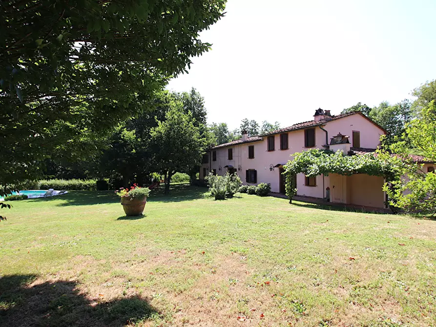 Immagine 26 di Rustico / casale in vendita  in Via della Chiesa di Gragnano a Lucca