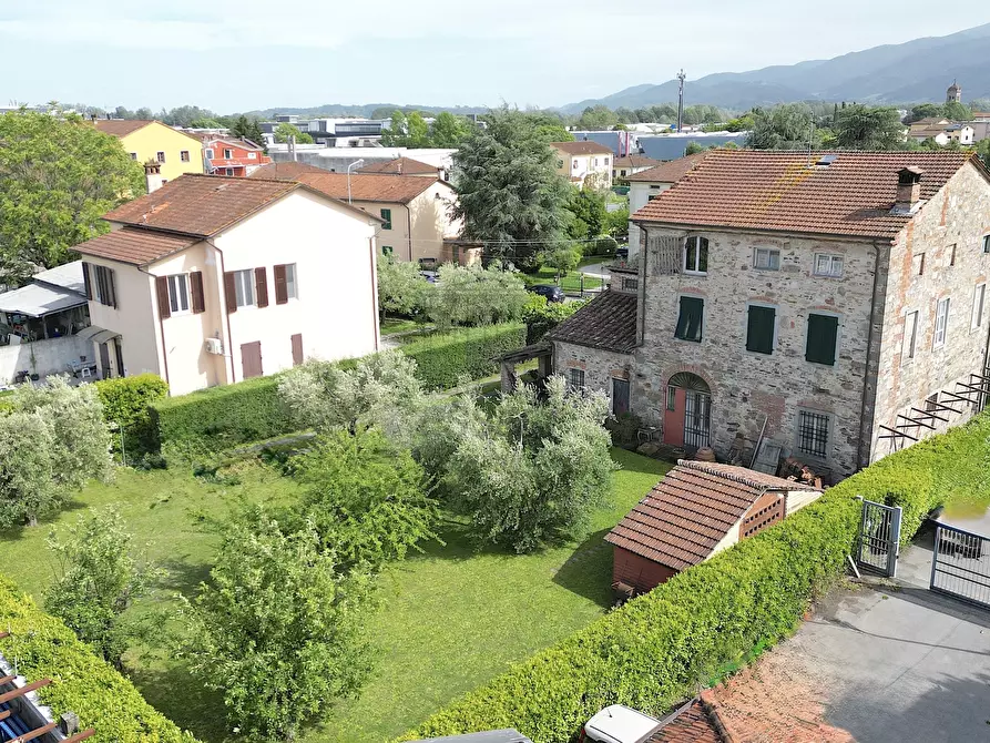 Immagine 5 di Villa in vendita  in Via Romana 914 a Lucca