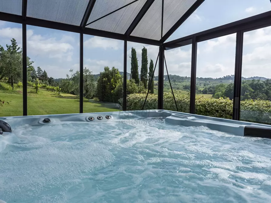 Immagine 12 di Rustico / casale in vendita  in Via di Montecarlo 59 a Lucca