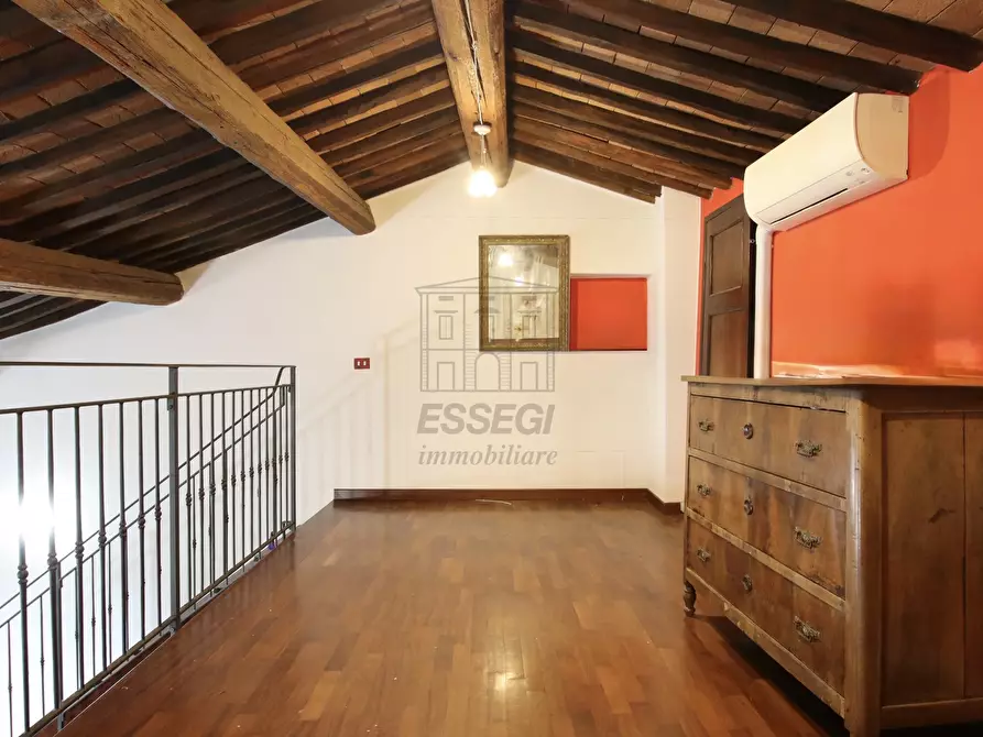 Immagine 8 di Appartamento in vendita  a Lucca