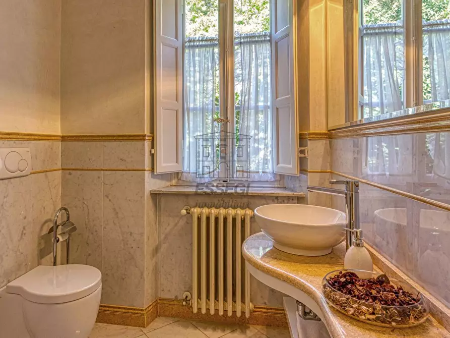 Immagine 12 di Villa in vendita  in Via della Chiesa VII 351 a Lucca