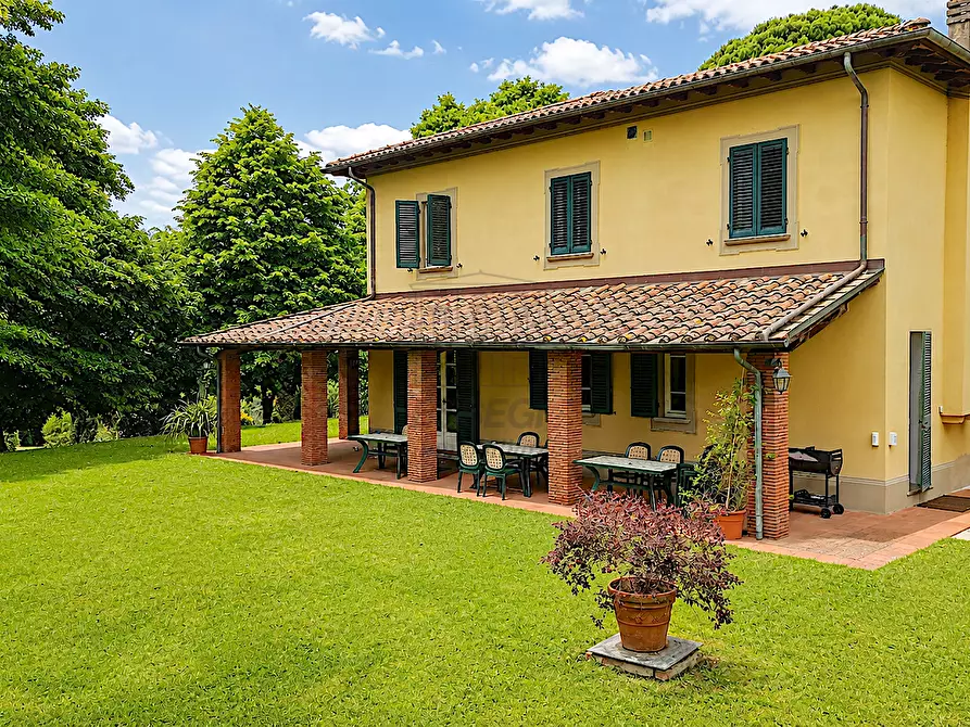 Immagine 5 di Villa in vendita  in Via di Tiglio 33 a Capannori