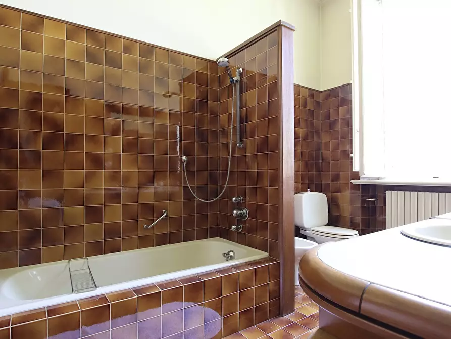 Immagine 22 di Villa in vendita  in Via Pietro Paolini 303 a Lucca