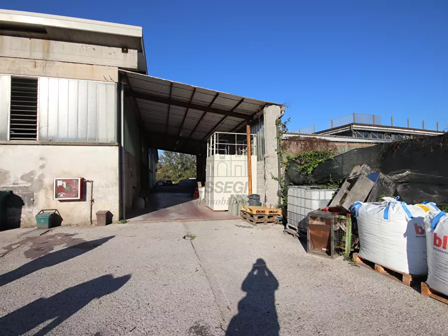 Immagine 7 di Attività artigianale in vendita  in Via Sarzanese 703 a Lucca