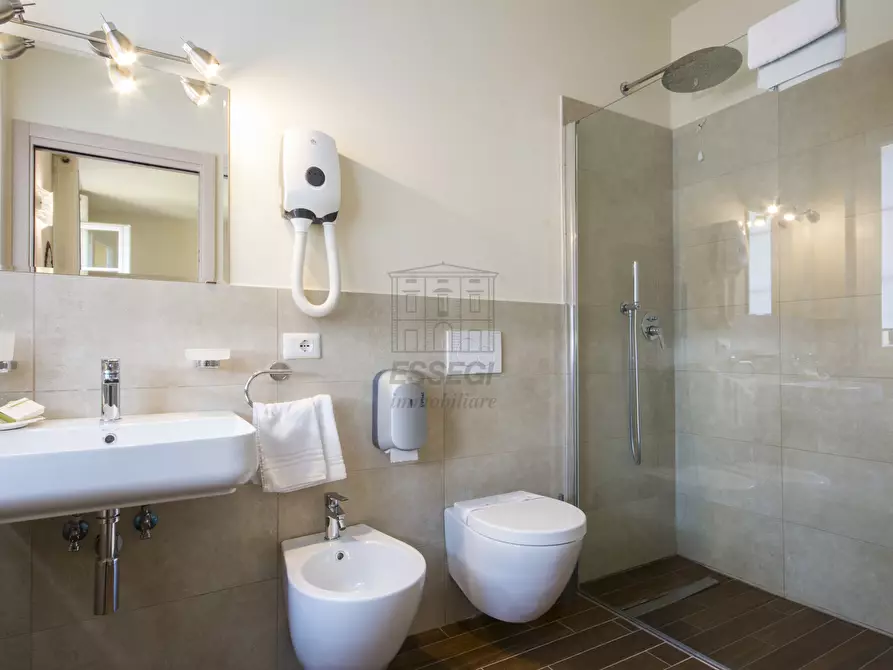 Immagine 42 di Rustico / casale in vendita  in Via di Montecarlo 59 a Lucca