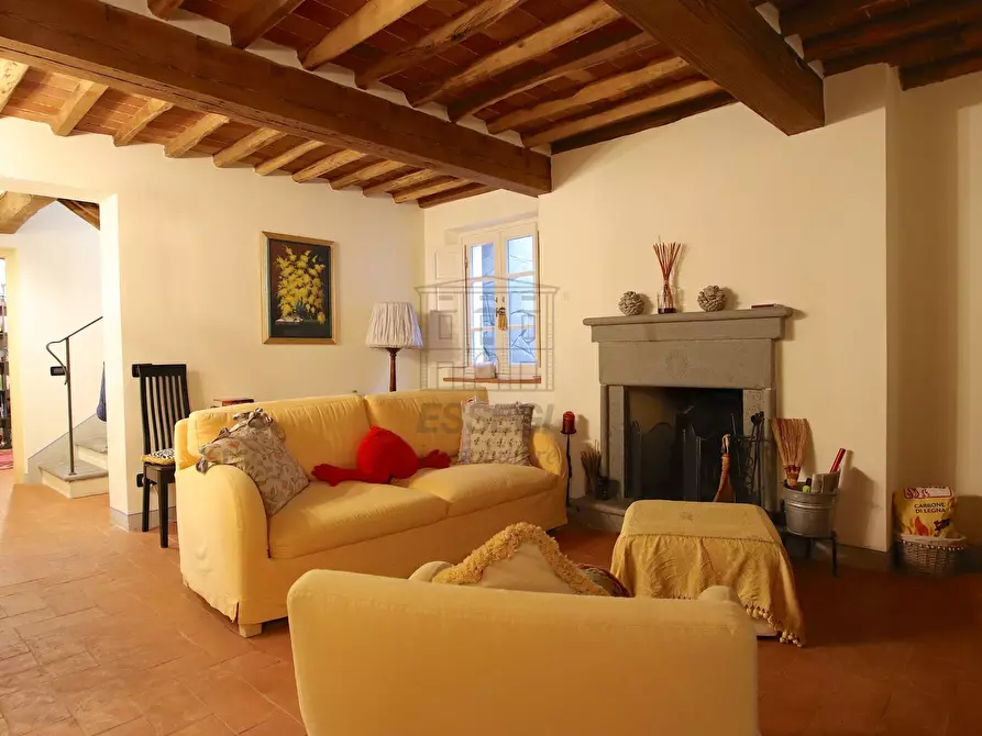 Immagine 32 di Rustico / casale in vendita  a Lucca
