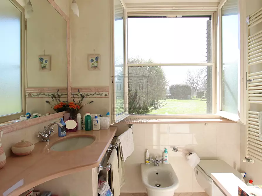 Immagine 10 di Villa in vendita  in Via Sarzanese 4289 a Lucca