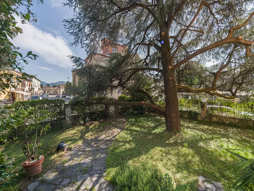 Immagine 54 di Villa in vendita  in Via Castruccio Buonamici a Lucca