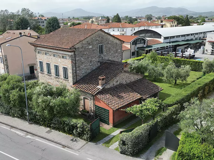 Immagine 6 di Villa in vendita  in Via Romana 914 a Lucca