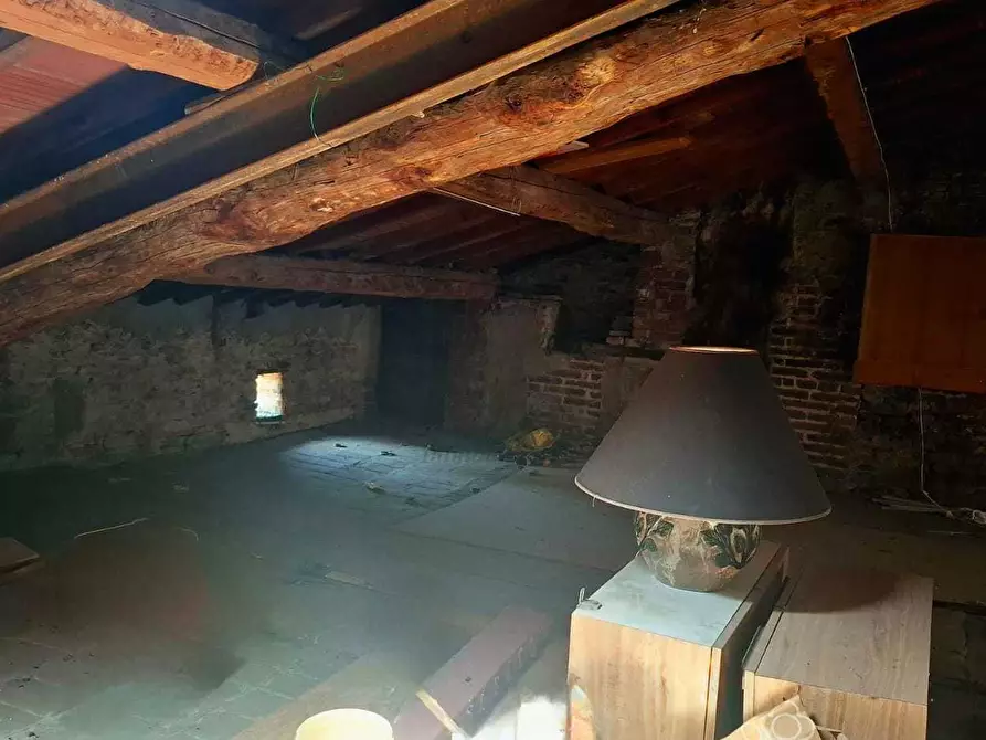 Immagine 16 di Appartamento in vendita  a Lucca