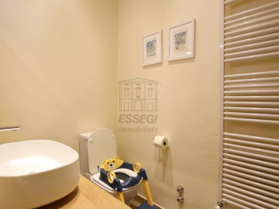 Immagine 14 di Appartamento in vendita  in Via Santa Chiara 12 a Lucca
