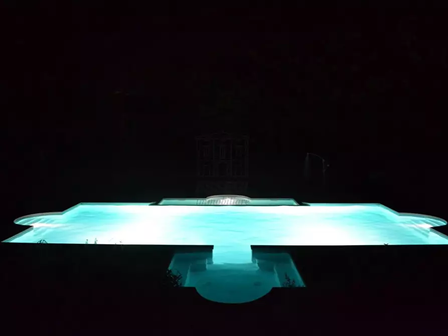 Immagine 8 di Rustico / casale in vendita  in via di san martino a Lucca