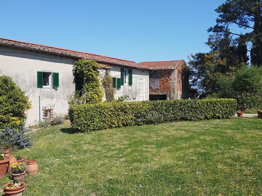 Immagine 45 di Rustico / casale in vendita  in Via del Borgo 55 a Lucca