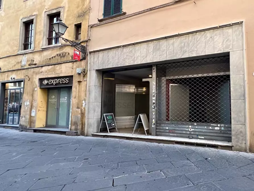 Immagine 1 di Locale commerciale in vendita  in Via Calderia 7 a Lucca