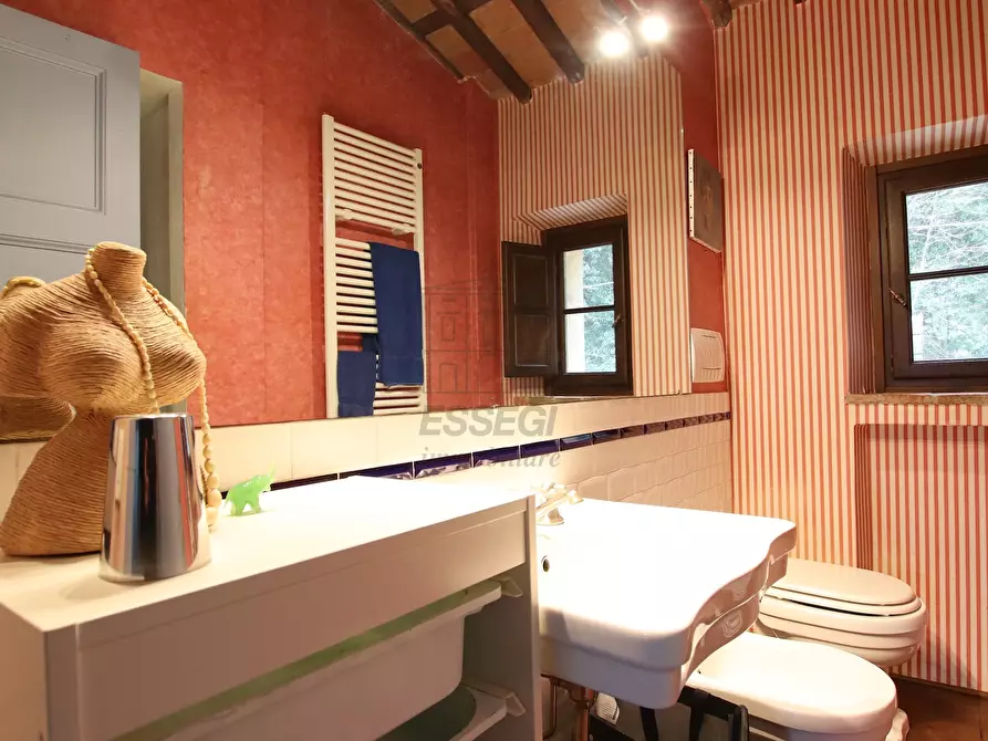 Immagine 39 di Rustico / casale in vendita  in Via della Scogliera 182 a Lucca