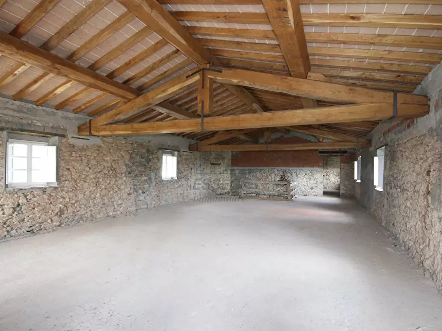 Immagine 4 di Rustico / casale in vendita  in Via del Cimitero di Vicopelago a Lucca