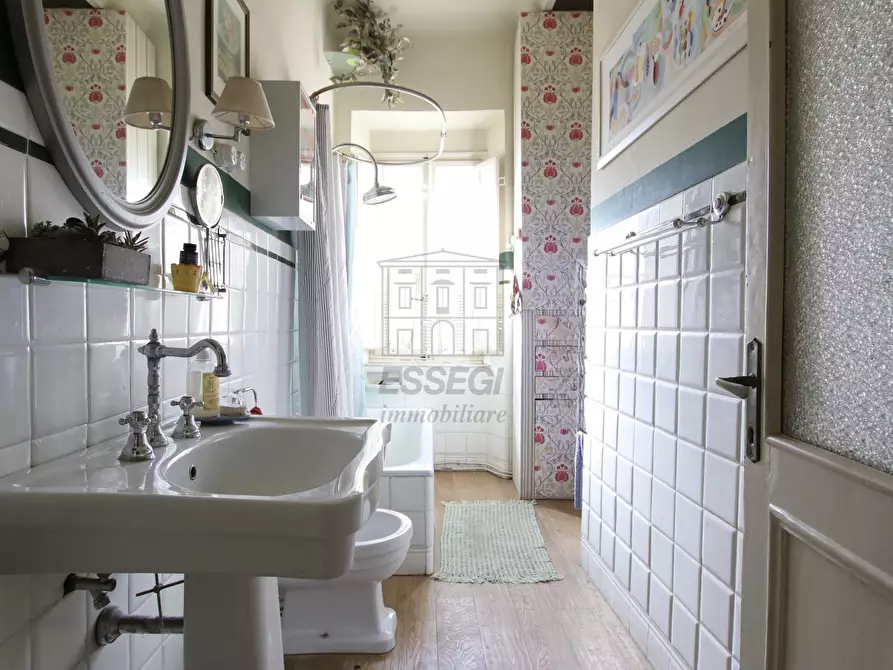 Immagine 9 di Appartamento in vendita  in Piazza San Michele 5 a Lucca