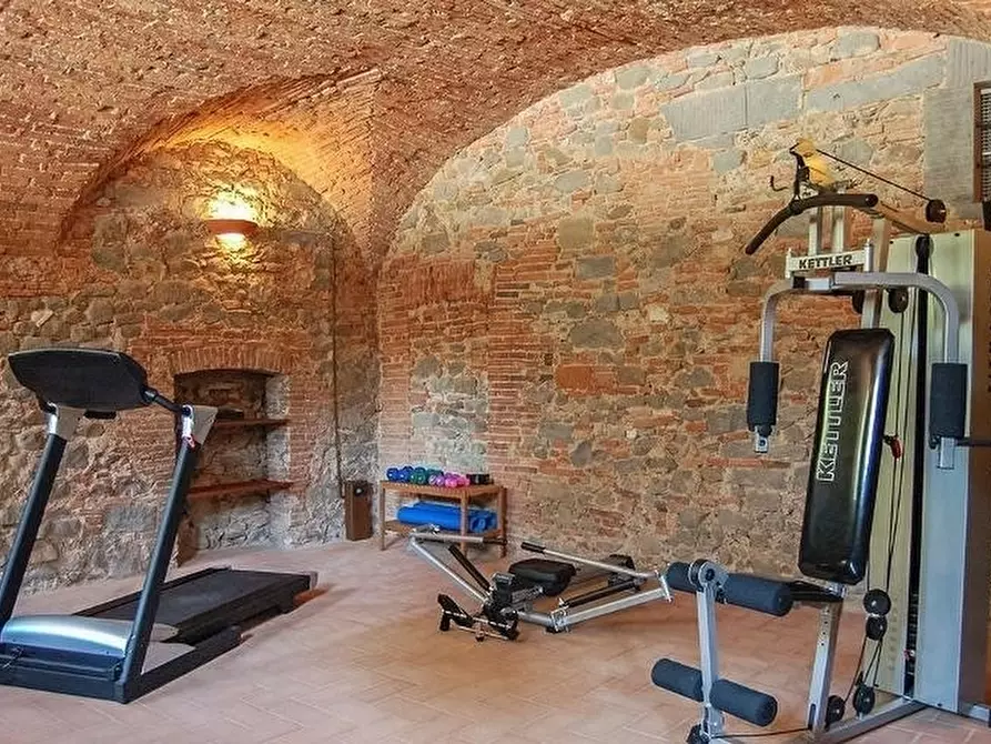 Immagine 37 di Rustico / casale in vendita  in Per matraia 22 a Capannori