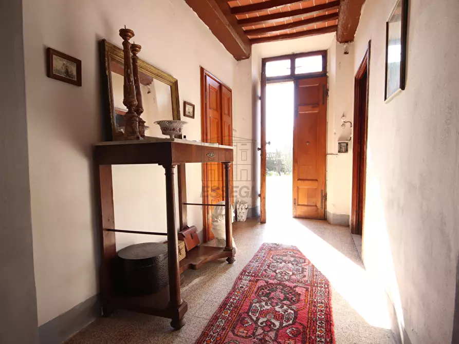 Immagine 1 di Rustico / casale in vendita  in via della chiesa di Camigliano, Camigliano 1 a Lucca