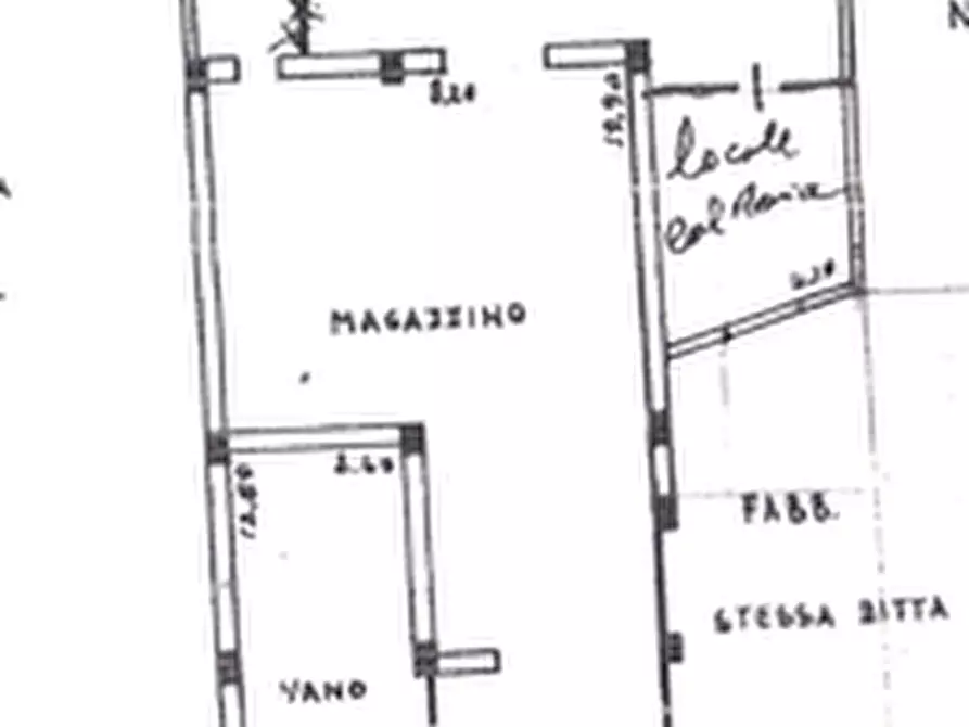 Immagine 11 di Magazzino in vendita  in Viale Aldo Moro Trav. Neri R.C. a Reggio Di Calabria