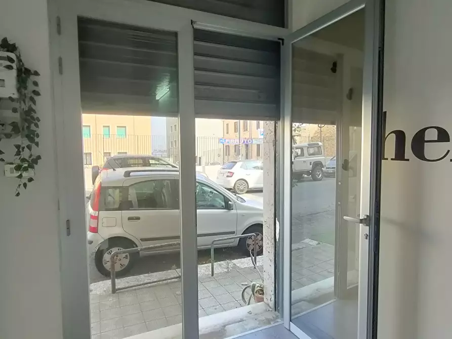 Immagine 2 di Locale commerciale in affitto  in Via Nino Bixio 41a a Reggio Di Calabria