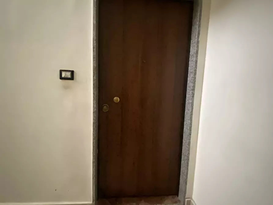 Immagine 16 di Bilocale in affitto  in Case Popolari Via Saracinello 7-15 a Reggio Di Calabria