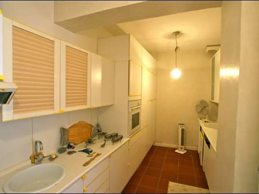 Immagine 6 di Pentalocale in vendita  a Ameglia