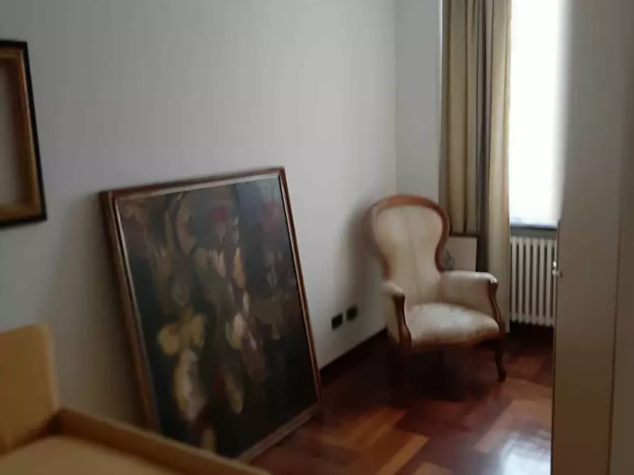 Immagine 8 di Pentalocale in vendita  a Sarzana