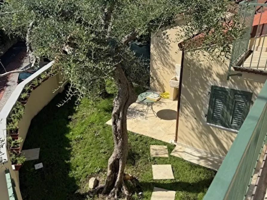 Immagine 4 di Trilocale in affitto  a Ameglia