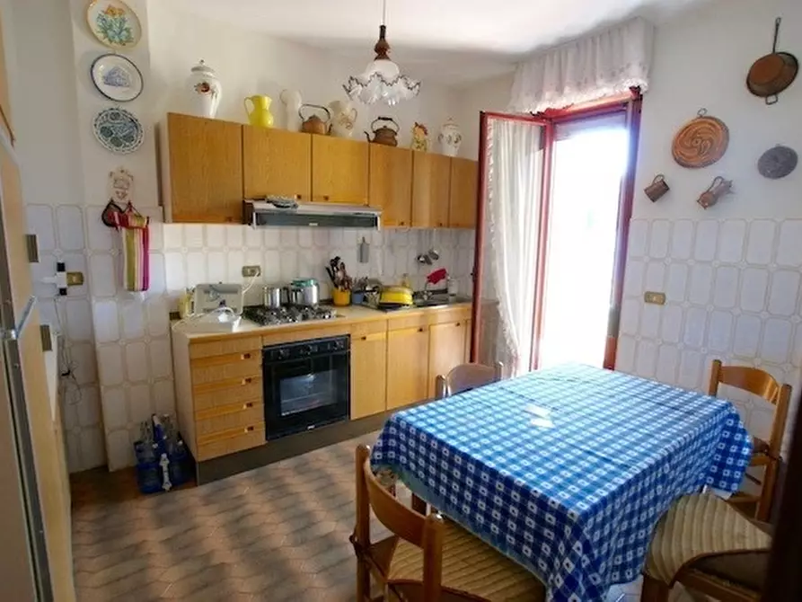 Immagine 5 di Pentalocale in vendita  a Fosdinovo