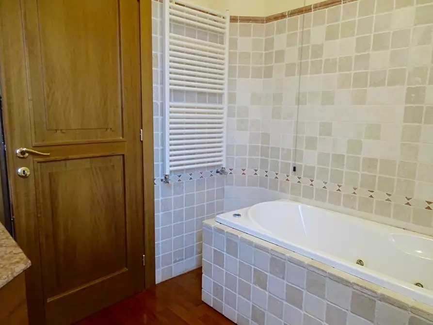 Immagine 25 di Villa in vendita  a Sarzana