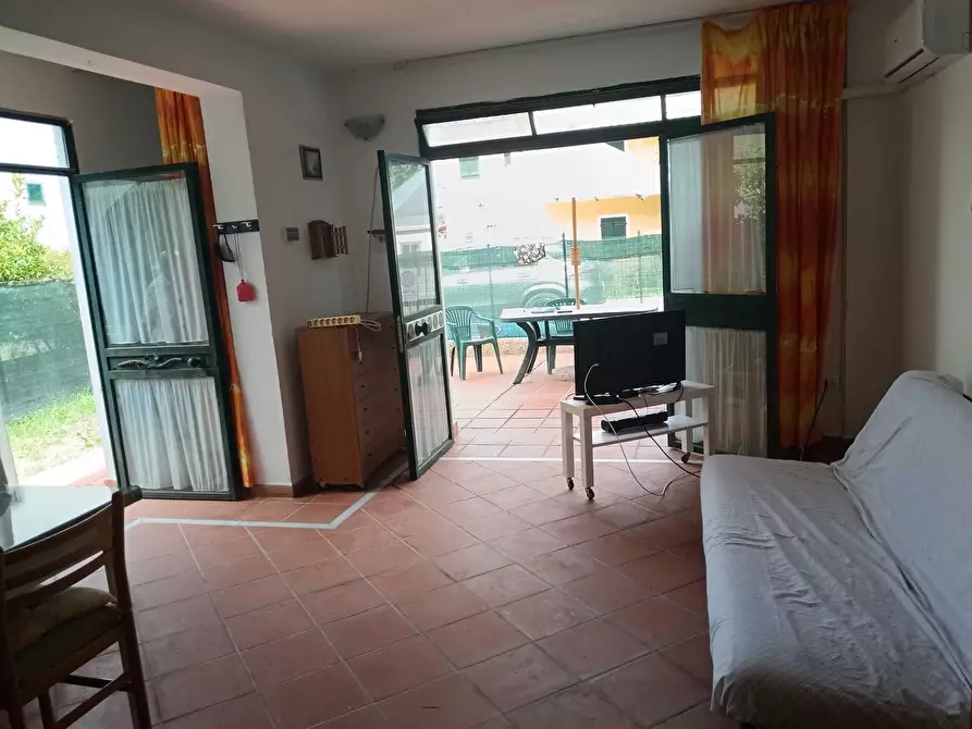 Immagine 9 di Bilocale in vendita  a Ameglia