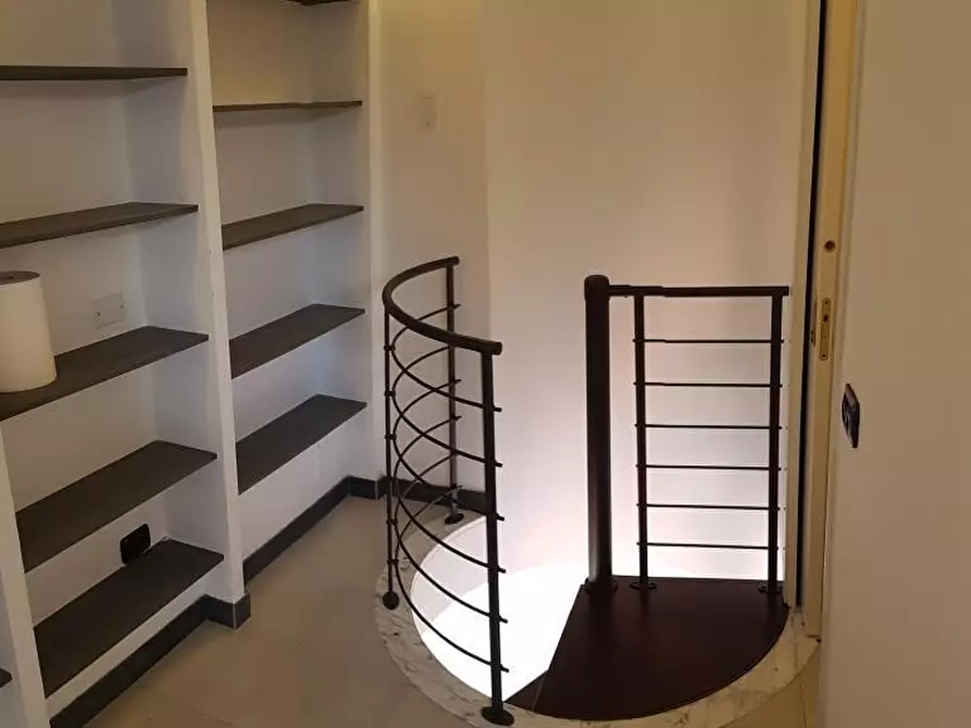 Immagine 10 di Mansarda in vendita  a Ameglia