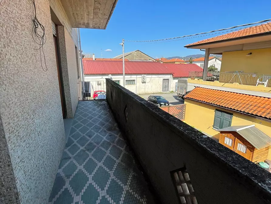 Immagine 6 di Pentalocale in vendita  a Castelnuovo Magra