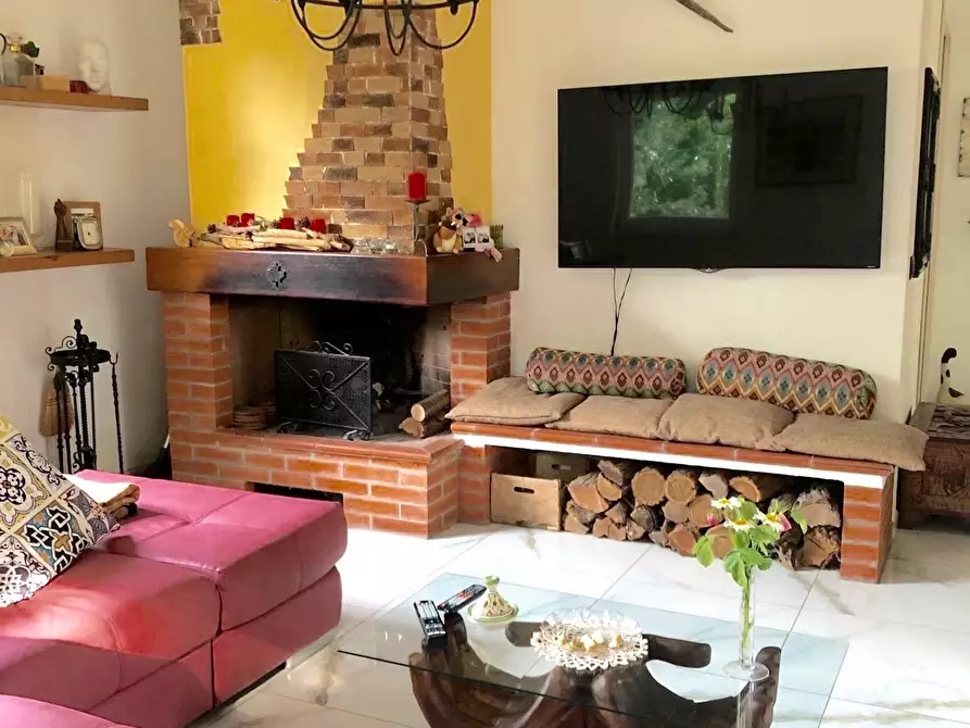 Immagine 7 di Villa in vendita  a Castelnuovo Magra