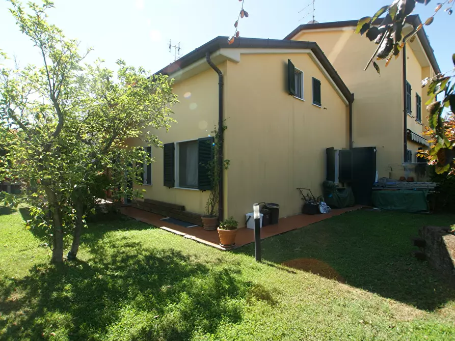 Immagine 3 di Casa semindipendente in vendita  a Castelnuovo Magra