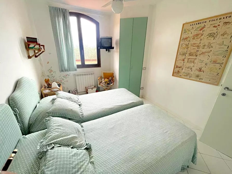 Immagine 10 di Pentalocale in vendita  a Ameglia