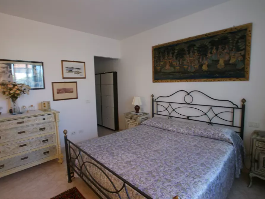 Immagine 9 di Casa semindipendente in vendita  a Castelnuovo Magra